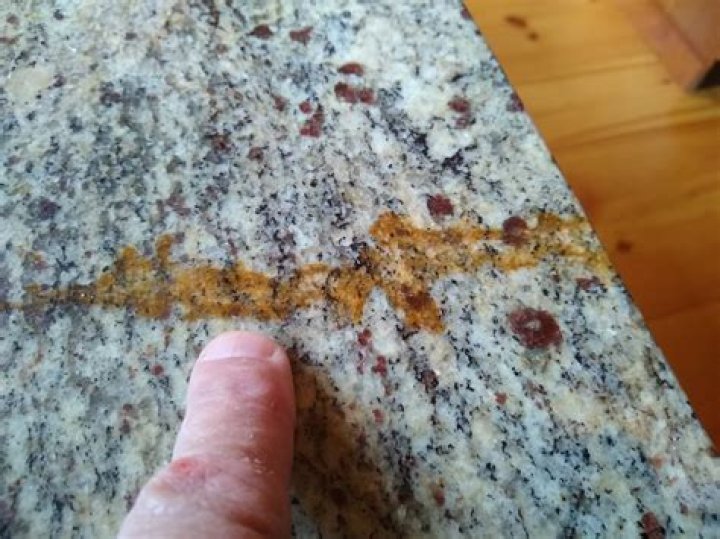 baking soda to remove rust from granite