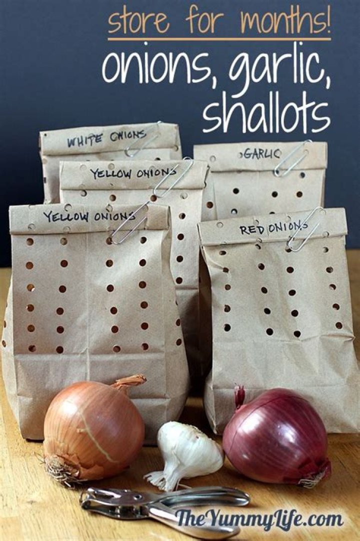can onions and garlic be stored together