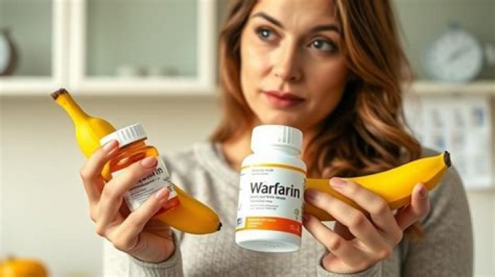 can you eat bananas while taking warfarin