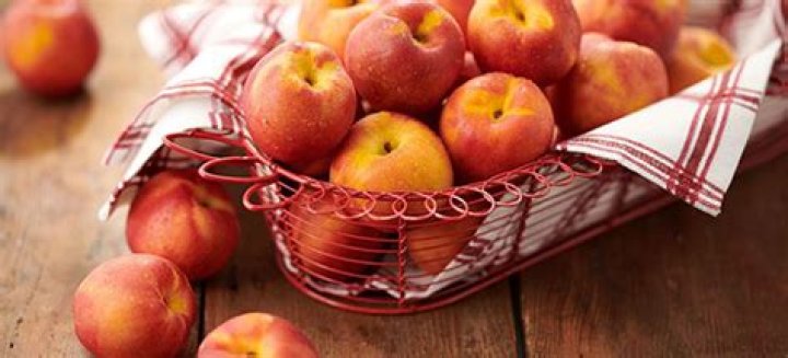 can you eat nectarine skin