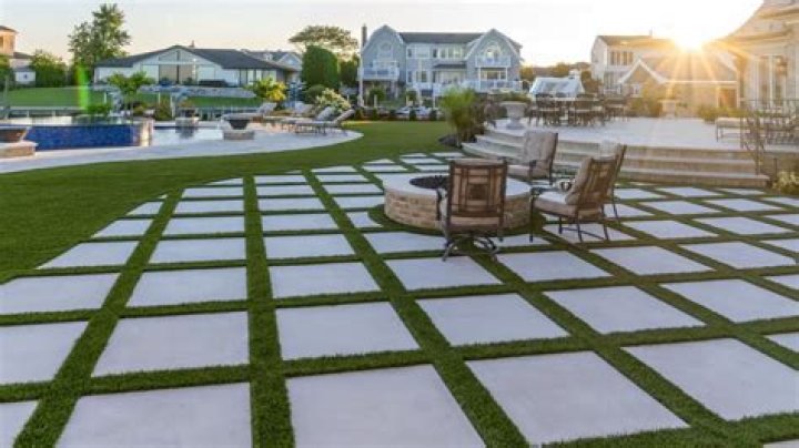 can you just lay pavers on grass