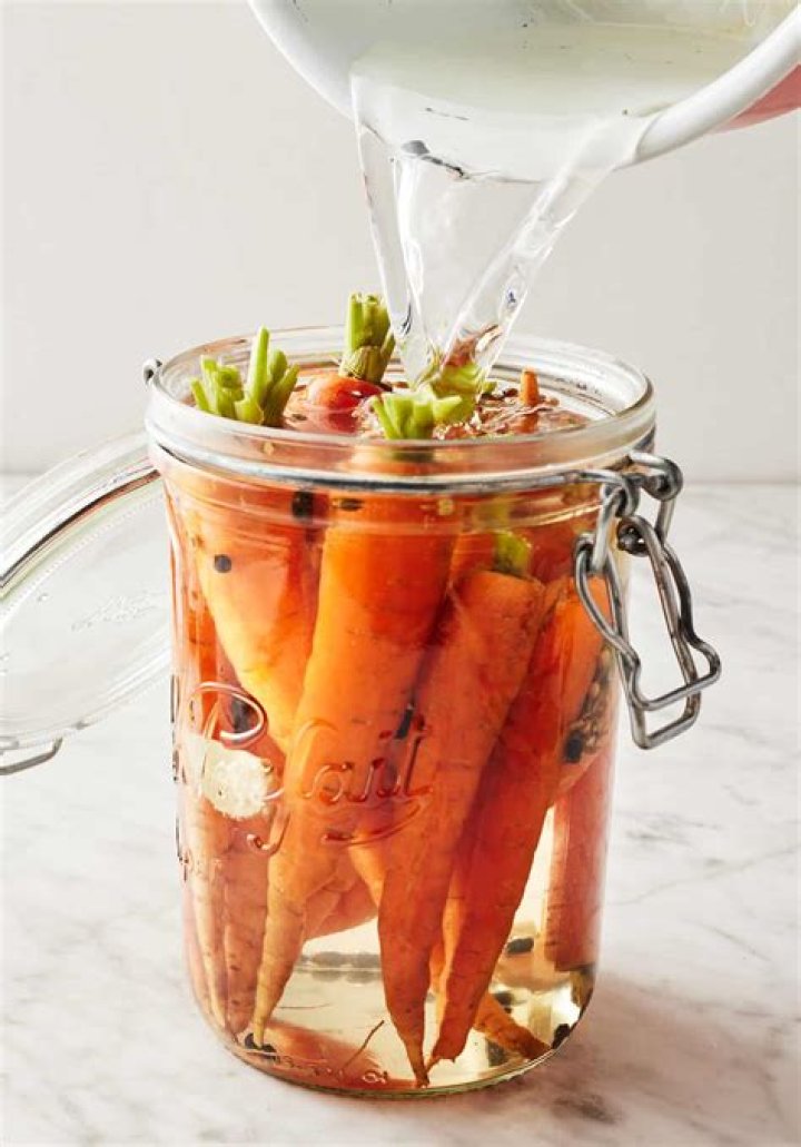 can you leave peeled carrots in water overnight