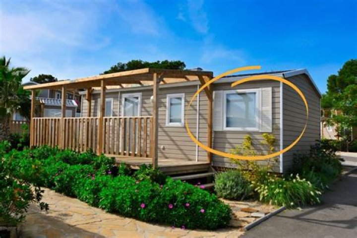 can you put regular house windows in a mobile home