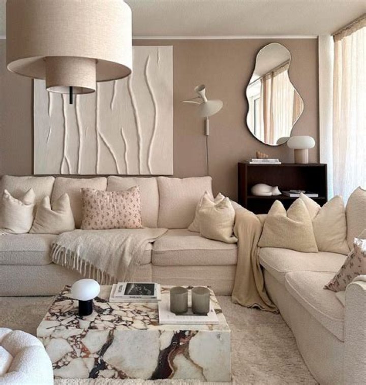 colors that go with taupe couch
