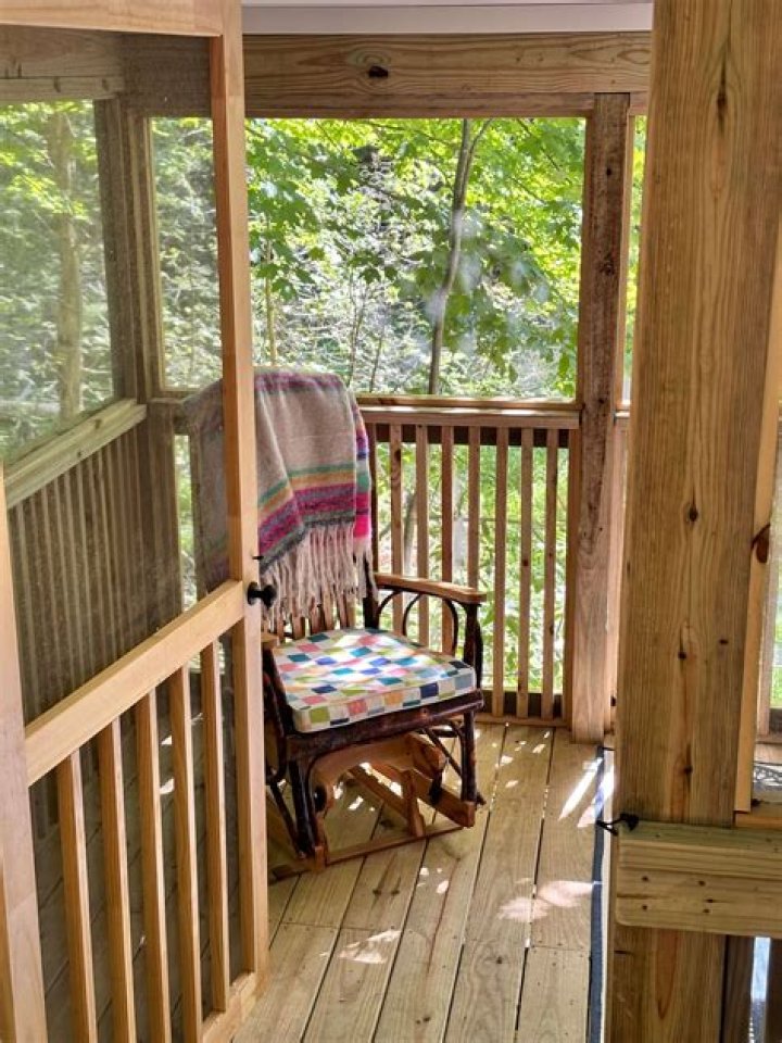 cost to close in porch