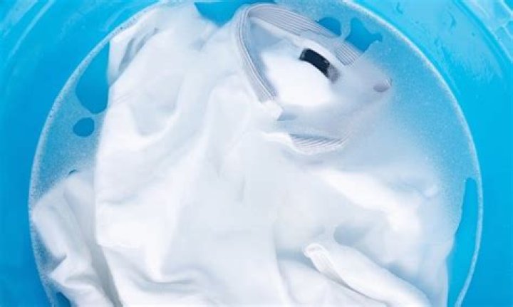 do you wash white clothes in hot water