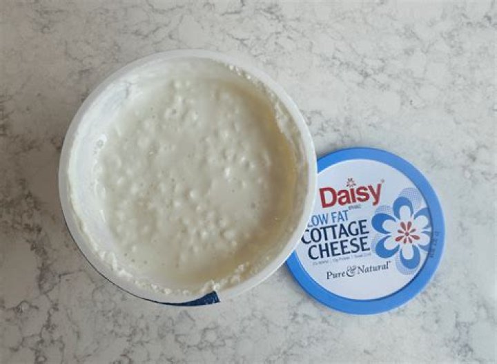 does daisy cottage cheese have probiotics