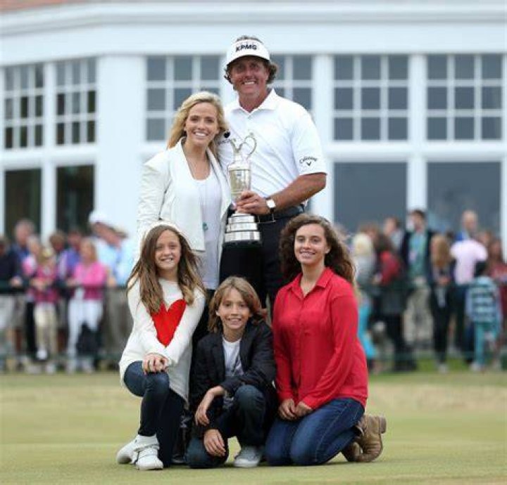 does phil mickelson have his own plane