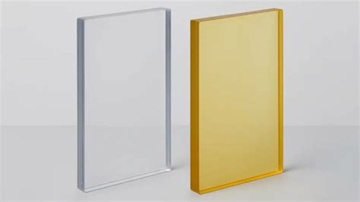does polycarbonate yellow