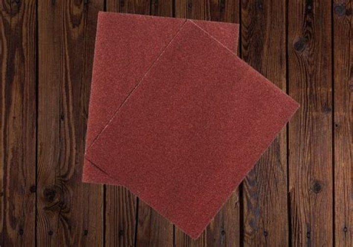 emery cloth vs sandpaper