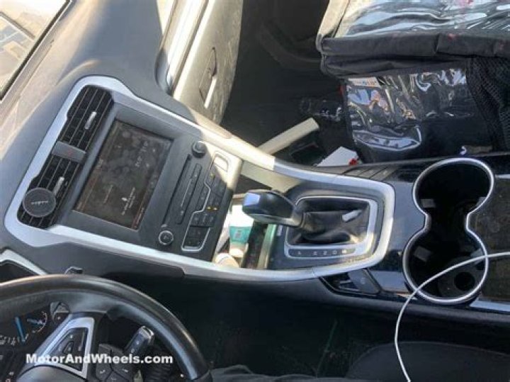 ford explorer cd player won’t eject