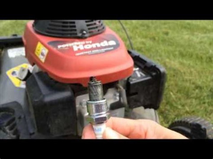 honda mower spark plug