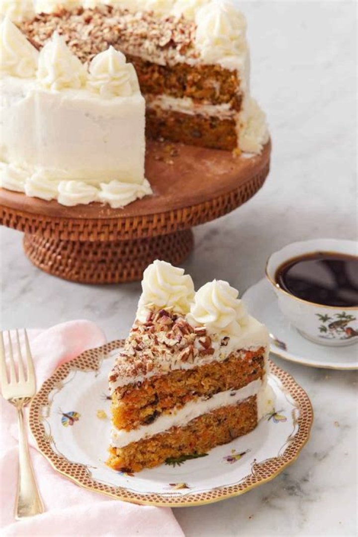 how long can carrot cake sit out