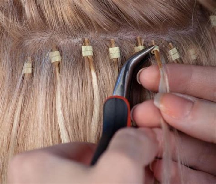 how long does glued in hair extensions last