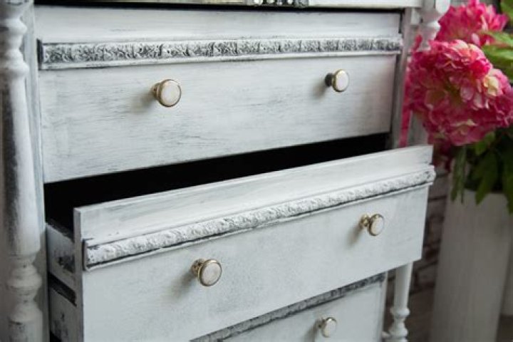how long does it take for chalk paint to dry