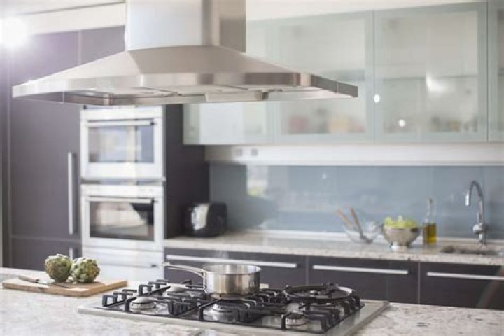 how many amps does a range hood use
