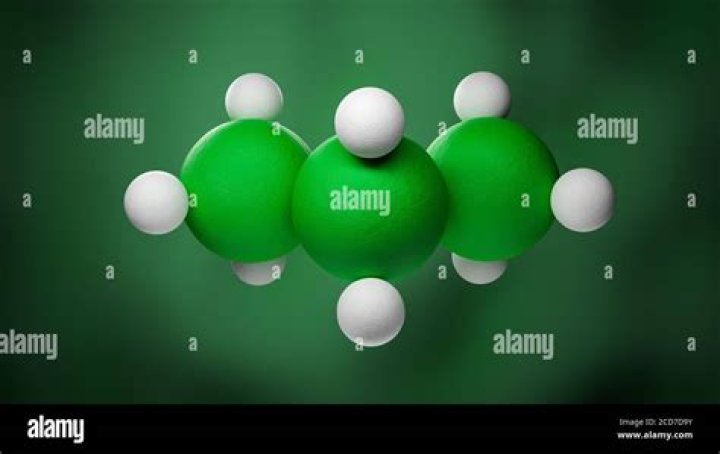 how many carbon atoms are there in a propane molecule