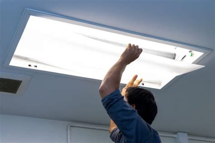 how much do electricians charge to install lights