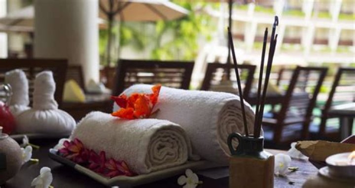 how much do hotels charge for towels