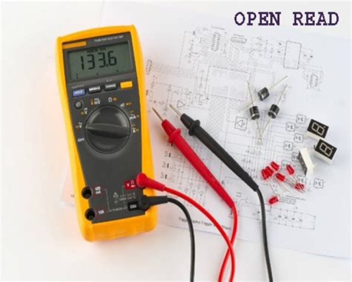 how to check 220 voltage with a multimeter