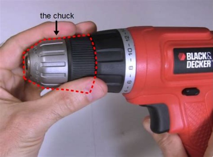 how to remove chuck from old black and decker drill