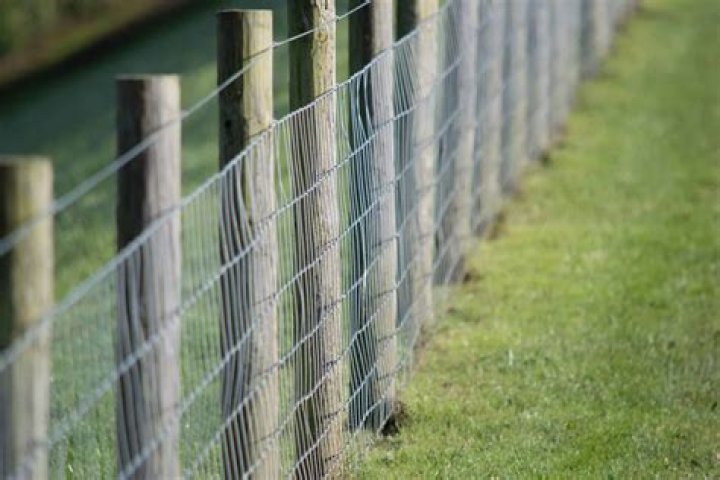 installing welded wire fence on uneven ground