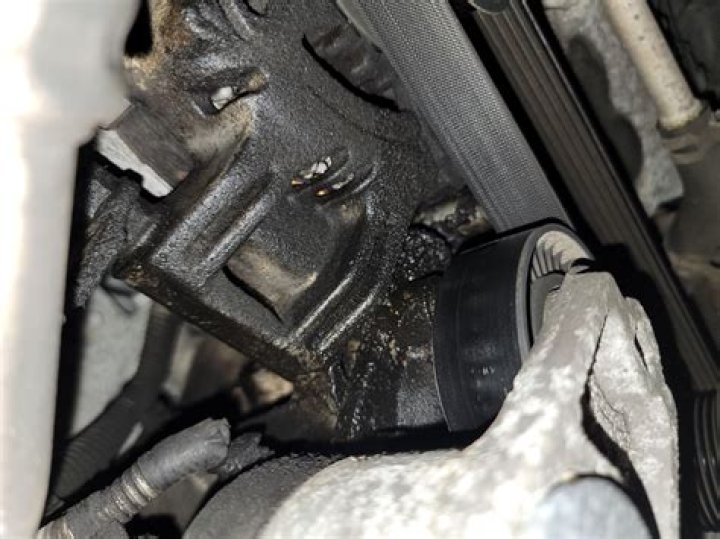jeep grand cherokee oil leak
