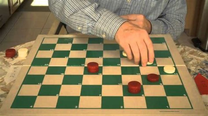 kings in checkers