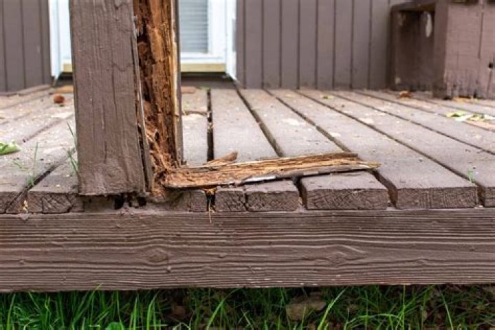 repair rotted deck post