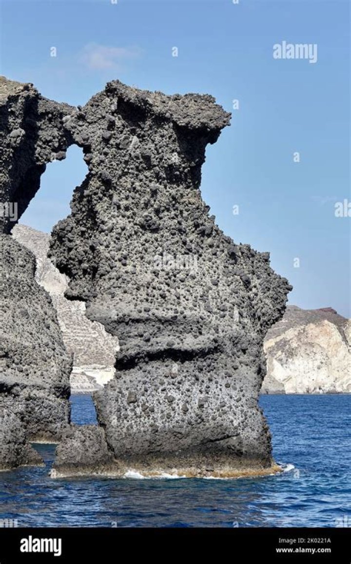 santorini rocks