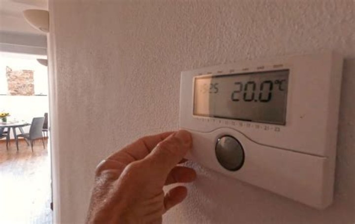 should you turn off underfloor heating in the summer
