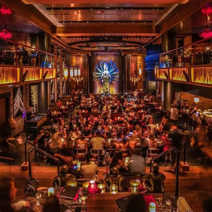 tao chicago dress code