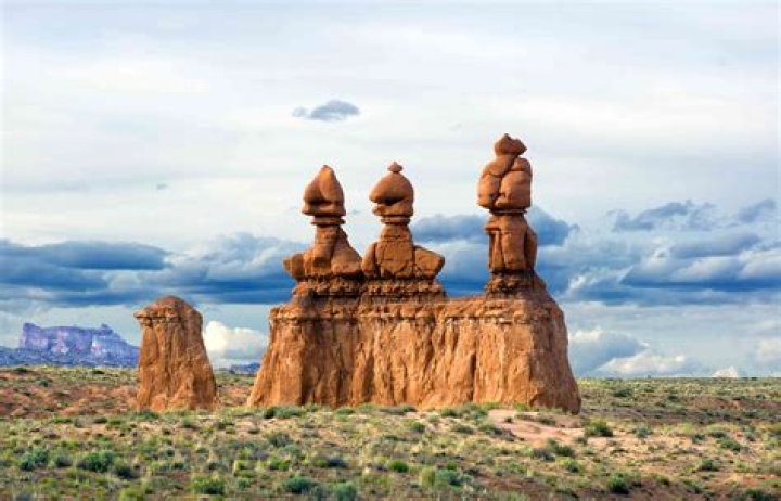 what are hoodoos made of