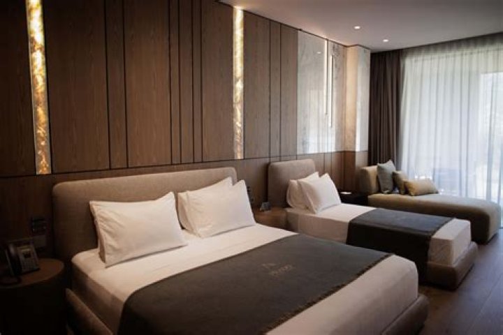 what is a standard room in a hotel