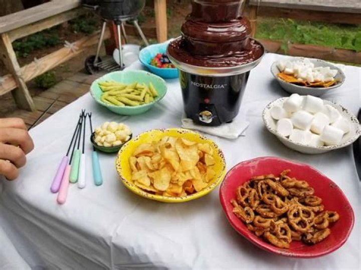 what to dip in chocolate fountain