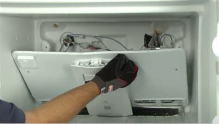 whirlpool refrigerator freezer on bottom leaking