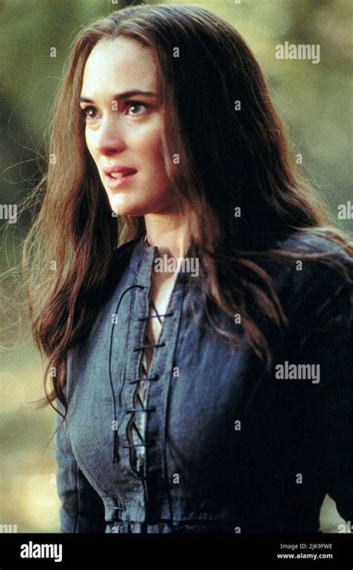 who is mary warren in the crucible